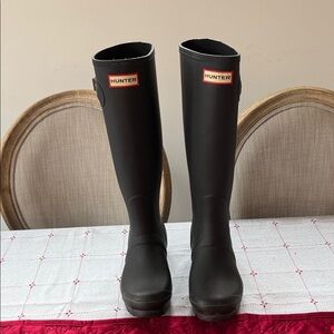 Hunter Women's Black Tall Rain Boots. Size 7